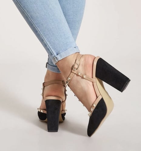 احذيه بكعب عالي اسود