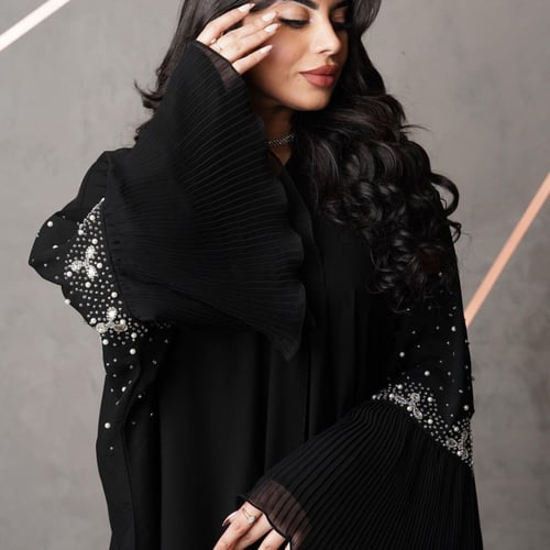 عبايه رنا كريب كسرات وشك بالكم