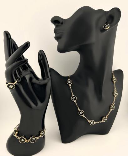 طقم نسائي راقي تصميم كلاسيكي عصري مميز