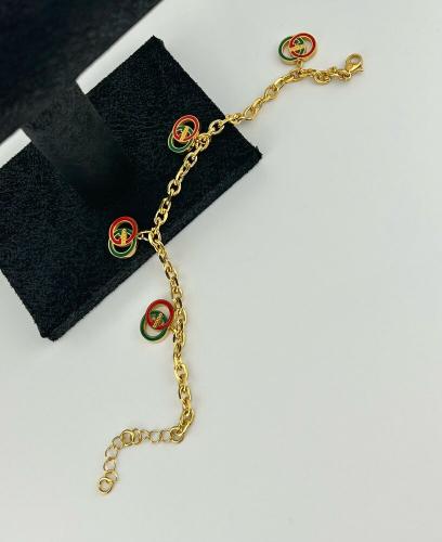 سوار فاخر بتصميم عصري مزين بشعار Gucci