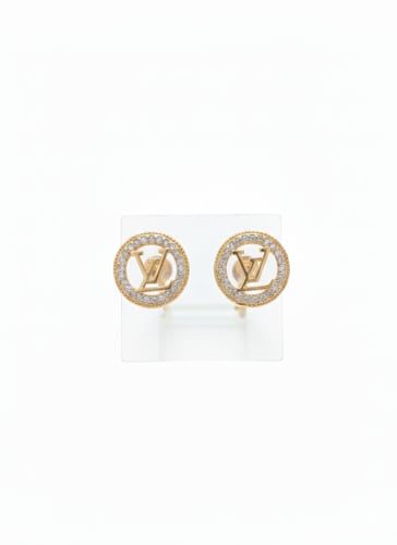 طقم مجوهرات ذهبي مناسب للمناسبات والسهرات