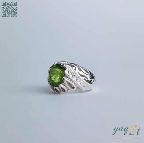 خاتم فضه صياغه يدويه مميزه مع حجر الزبرجد