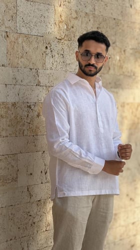 قميص ابيض ازارير