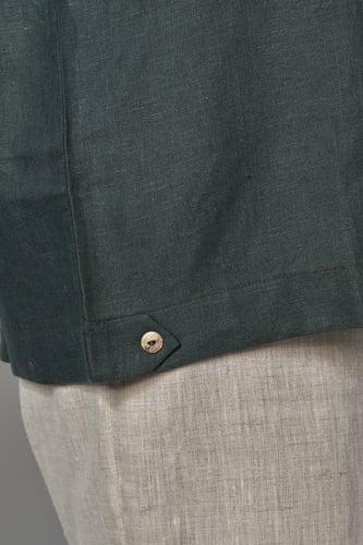 قميص زيتي نص كم