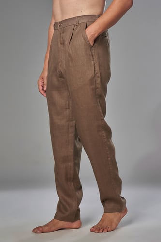 بنطلون بيج غامق كلاسيك