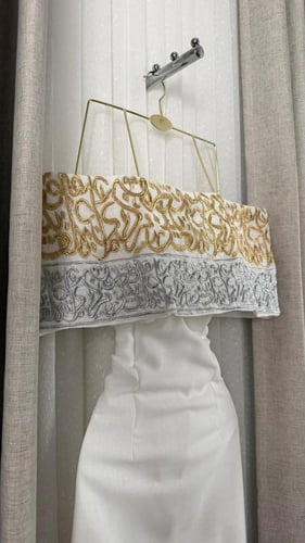 فستان انيق نوع القماش: *تطريز بالخط العربي المزخرف...