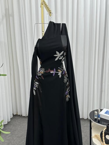 فستان سعره الخامة: كريب مع تفته مع شيفون + تطريز ي...