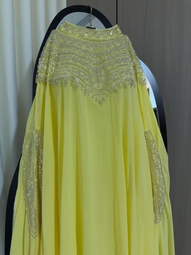 جلابيه العيد القماش/شيفون مطرز ترتر +حلي قطعه داخل...