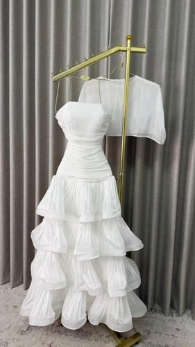 فستان ناعم .الخامه.. كرنكل طبقات ..المقاسات XS.S.M...
