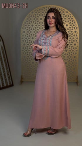 جلابية تطريز صدر كامل مع دق الماس ( صناعه سورية )...
