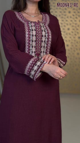 جلابية تطريز صدر كامل مع دق الماس ( صناعه سورية )...