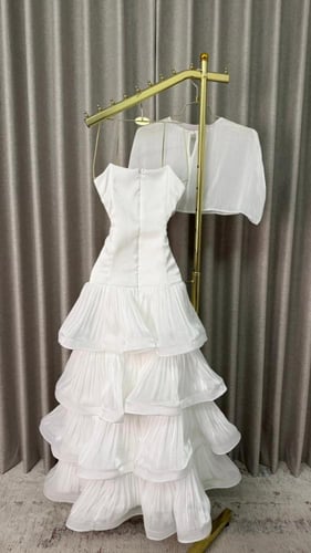 فستان ناعم .الخامه.. كرنكل طبقات ..المقاسات XS.S.M...