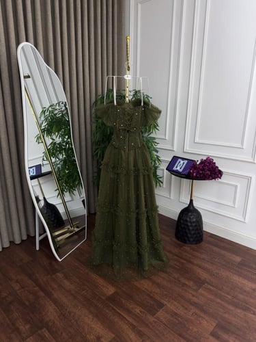 فستان سهره تل كلوش تطريز لول زركون المقاسات بالرقم...