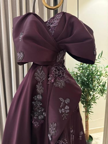 فستان سهره الخامه . ميكادو مطرز خرز اللون: موووف ط...