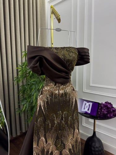 فستان سهره تل تطريز خرز وذيل ميكادو المقاسات بالرق...