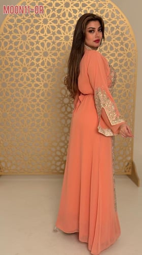 وصل حديثآ قفطان مغربي . قطعتين تطريز مع الماس ⚜️ ت...