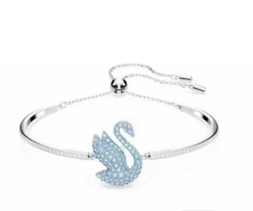 اسوارة سوارفسكي