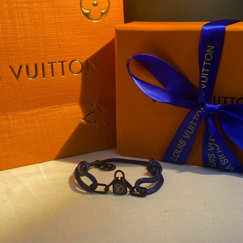 سوار لويس فيتون