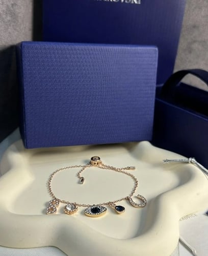 اسوارة سوارفسكي