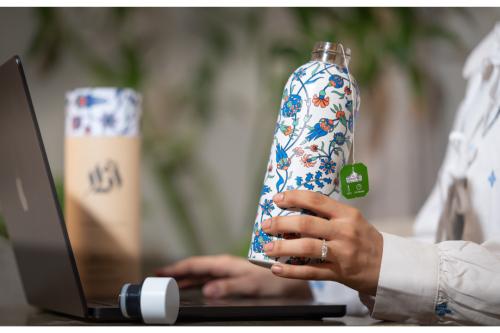 حافظة حرارية بنقوش الأزنك