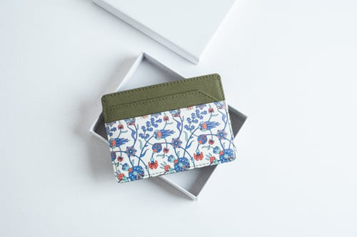 حاملة بطاقات - نقش الإزنيك