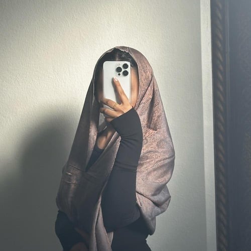 شال حرير خفيف