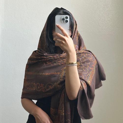 شال بني تطريز يدوي 2