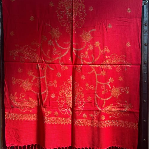 شال كشميري أحمر تطريز يدوي