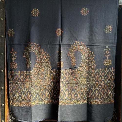 شال كشميري كحلي تطريز يدوي