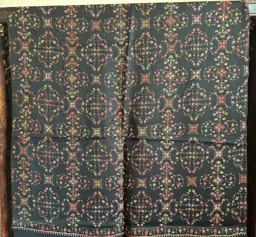 شال أسود تطريز يدوي 2