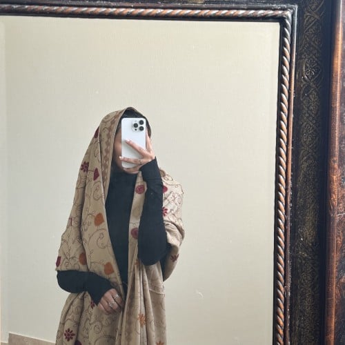 شال تطريز يدوي #بيج1