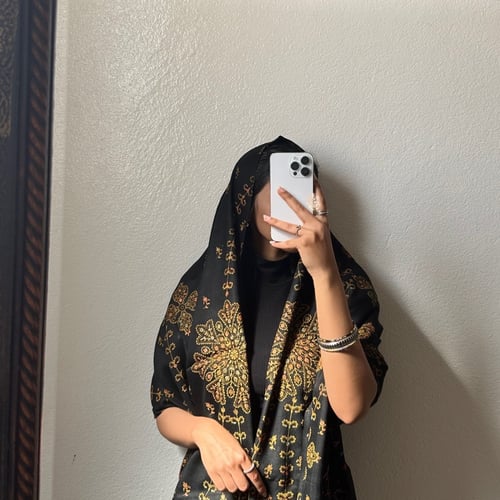 شال أسود تطريز يدوي 1