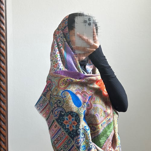 شال حرير مُطرز #ES1