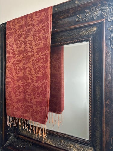 شال حرير خفيف