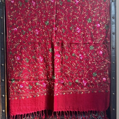 شال كشميري مطرز