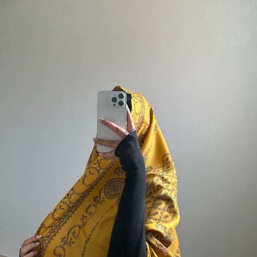 شال أصفر تطريز يدوي