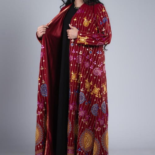 عباية بتطريز ونقش هندي