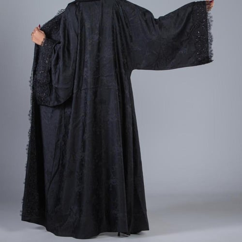 عباية الدانتيل الفرنسي