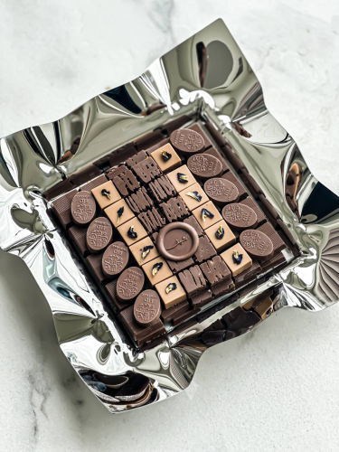 صينية مربعة ستانلس ستيل معبأة شكولاتة 900جم