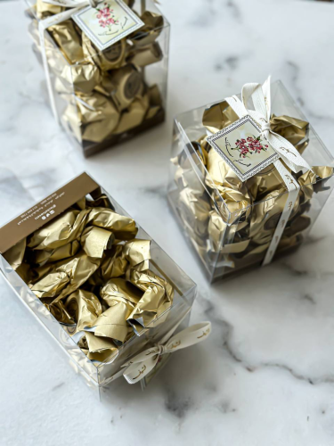 بوكس مع كرت عيدكم مبارك معبأ قرص عقيلي 250 جم