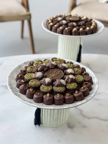 صينية مع قاعدة معبأة شكولاتة بلجيكية 900جم