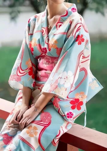 كيمونو نسائي - Women's kimono