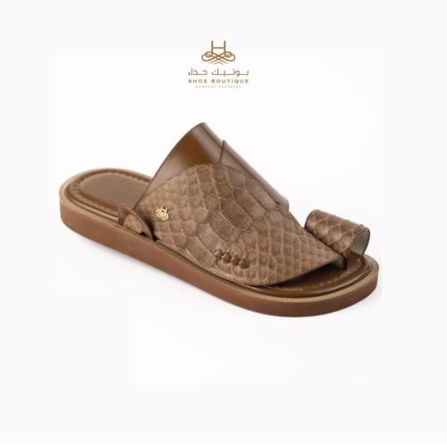 حذاء جلد ثعبان