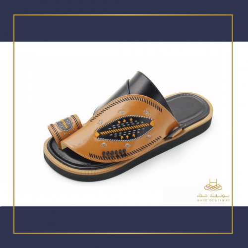 حذاء تطريز كامل