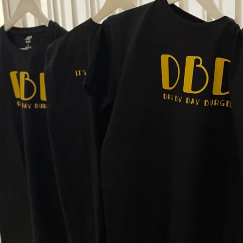 طباعة تشيرتات لمطعم DBD