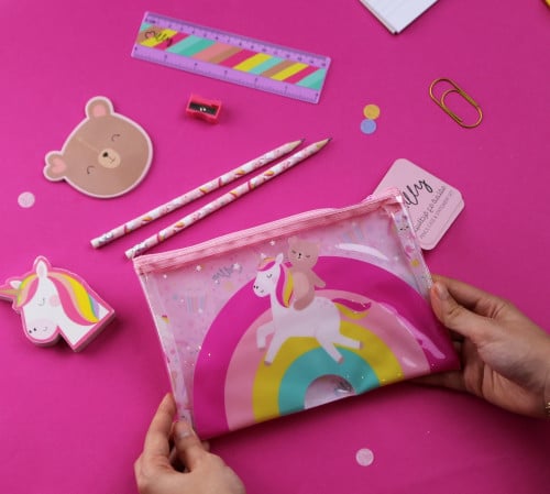 مجموعة قرطاسية ( يونيكورن مع مقلمية )