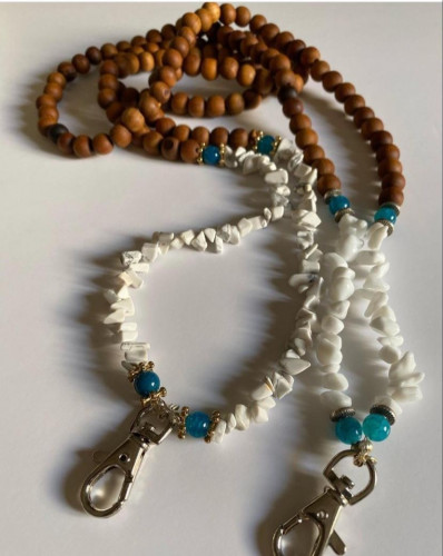 تعليقة بطاقة ( لون بني بماربل أبيض)