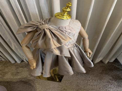 Children's dress and for the confusing age, two pi...