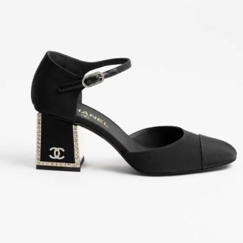 Chanel Mary Janes shoes with gold heel