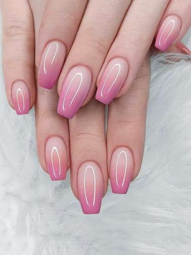 مناكير لون أومبريه كلاسيك